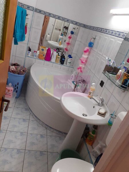 Vanzare apartament 3 Camere, in zona Nerva Traian